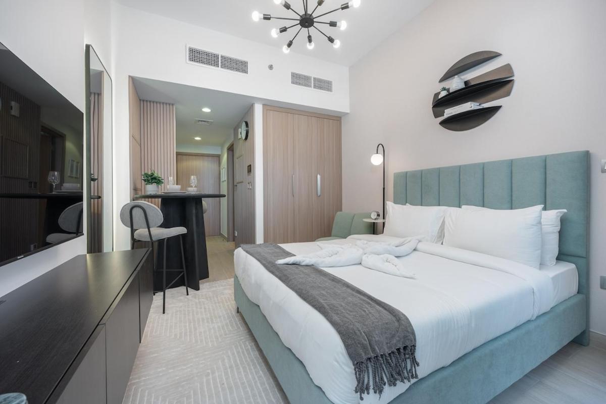 Appartamento Elegant Near Business Bay Modern Comfort With Balcony Views