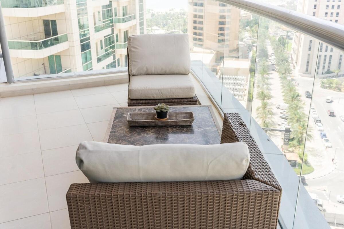Bright 1-bedroom With View Marina *