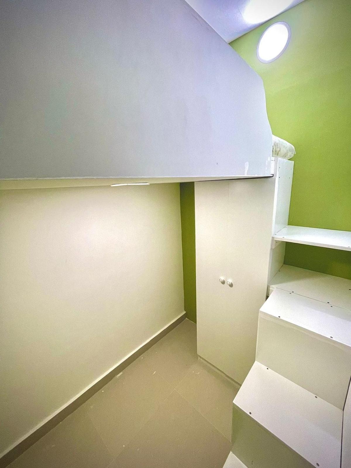 Hotel cinta Partition Dubai