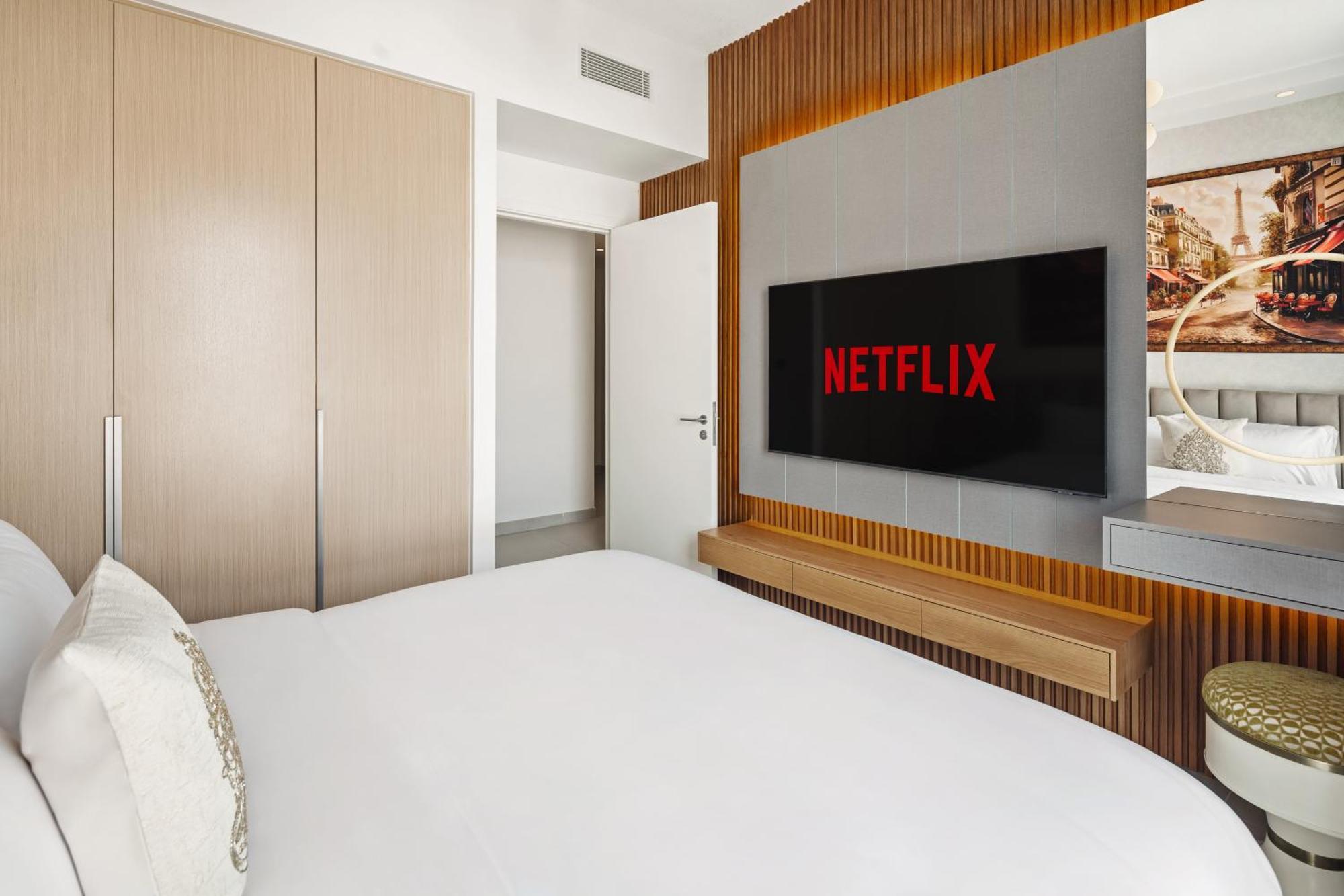 Family Friendly Luxurious Waterfront - By Dustay Dubaï