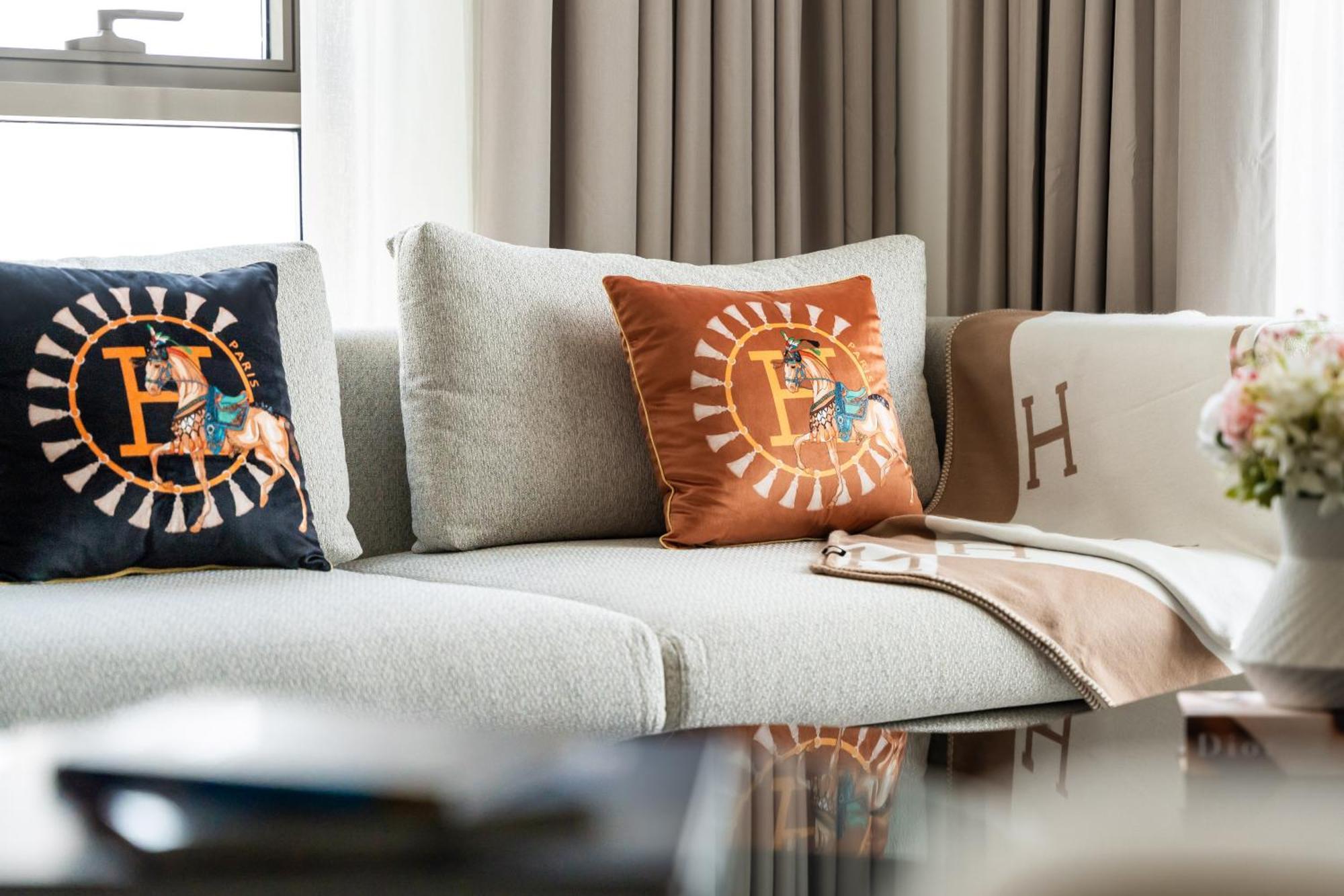 Family Friendly Luxurious Waterfront - By Dustay Dubaï