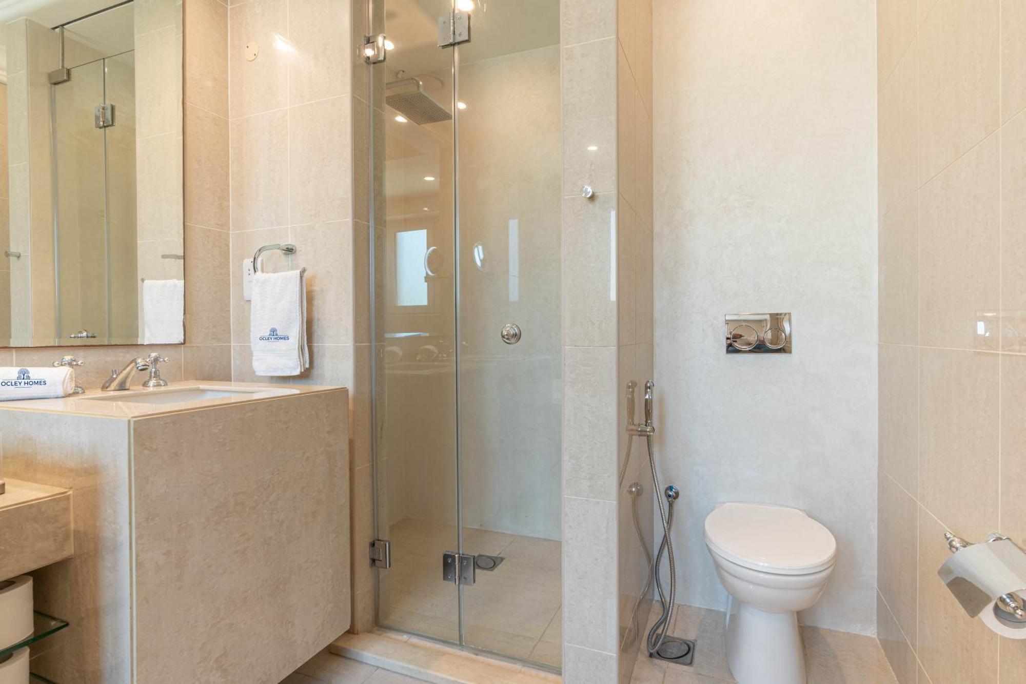 Upgraded With Direct Mall Access Appartement