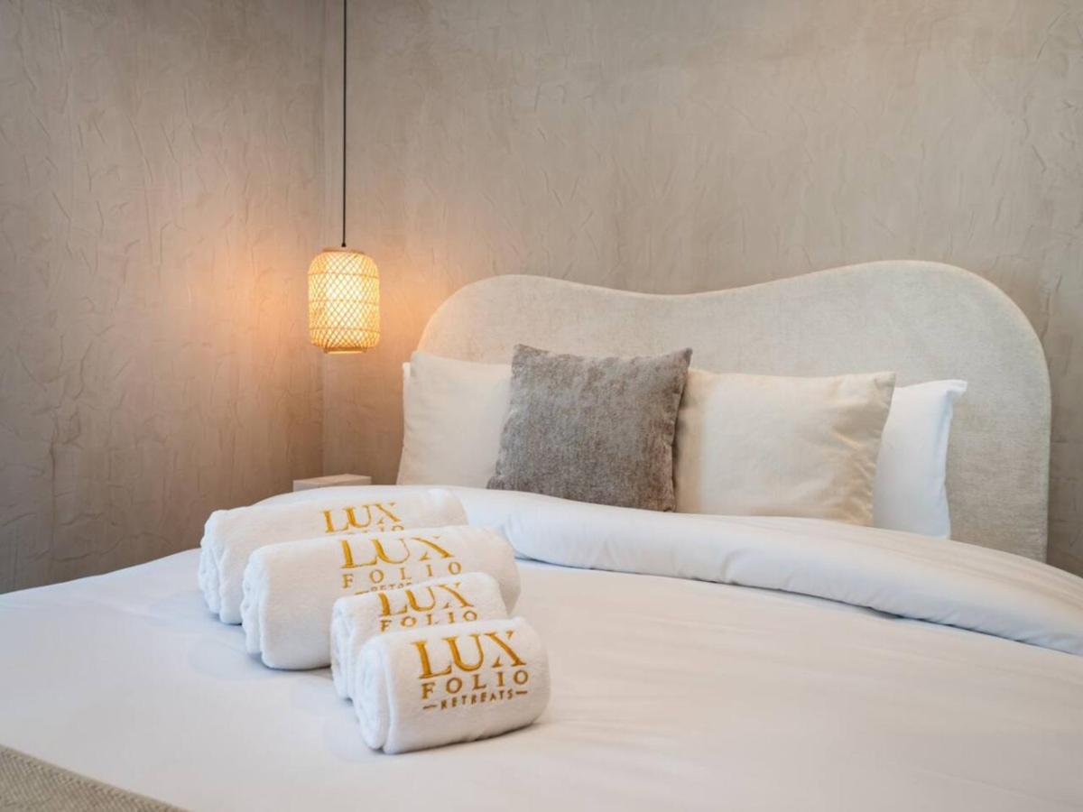 Upgraded Stylish Living With Private Steam Apartamento