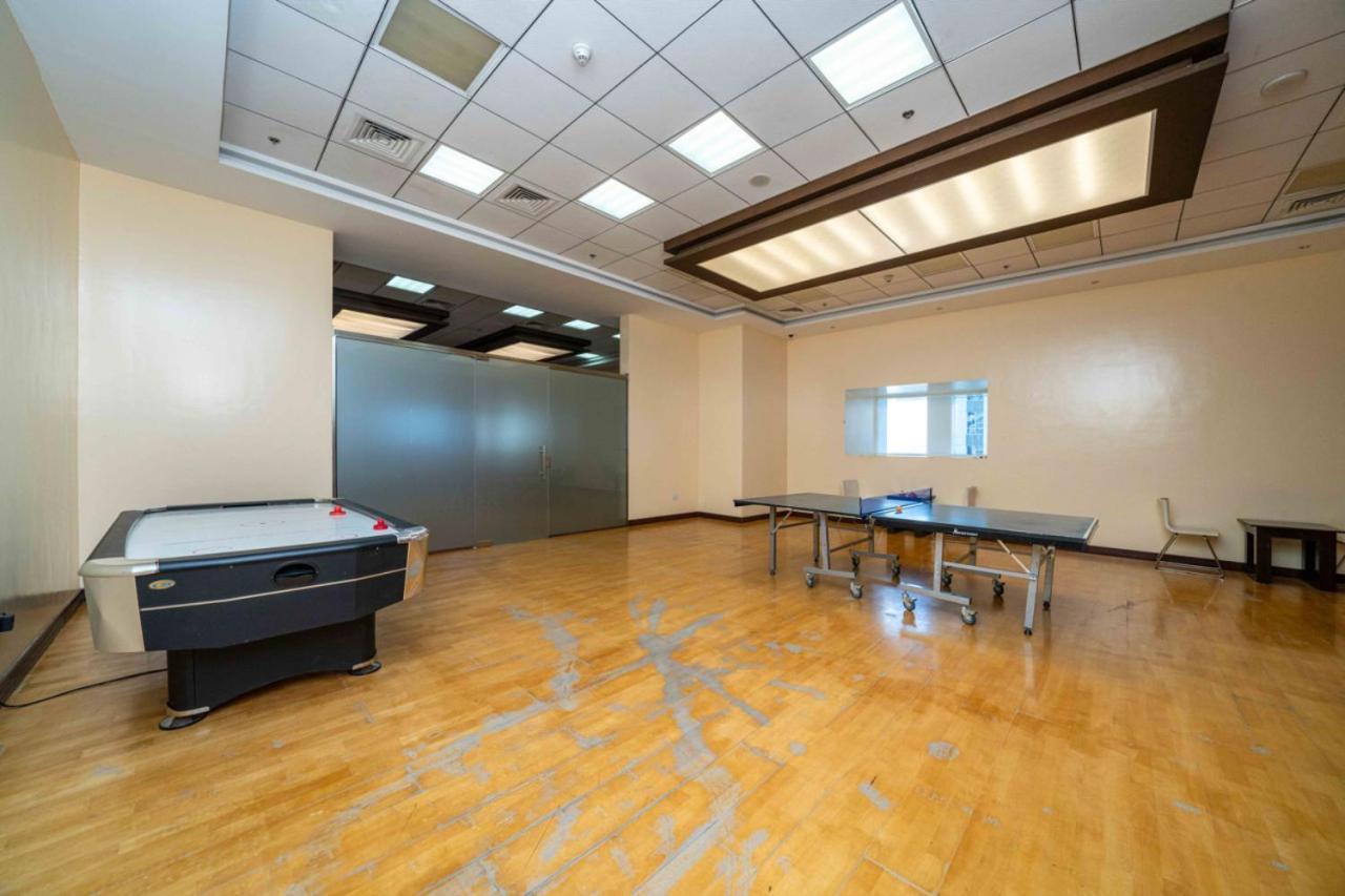 Upgraded Stylish Living With Private Steam Dubaï