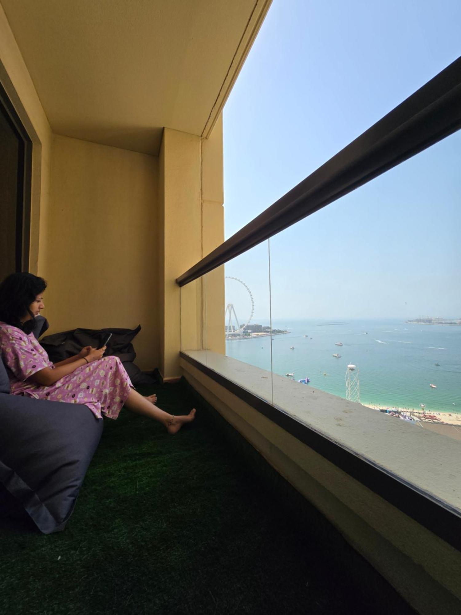 1 World Property, Jbr, Award Winning Hostel, Coliving, Near Metro Vandrarhem Dubai