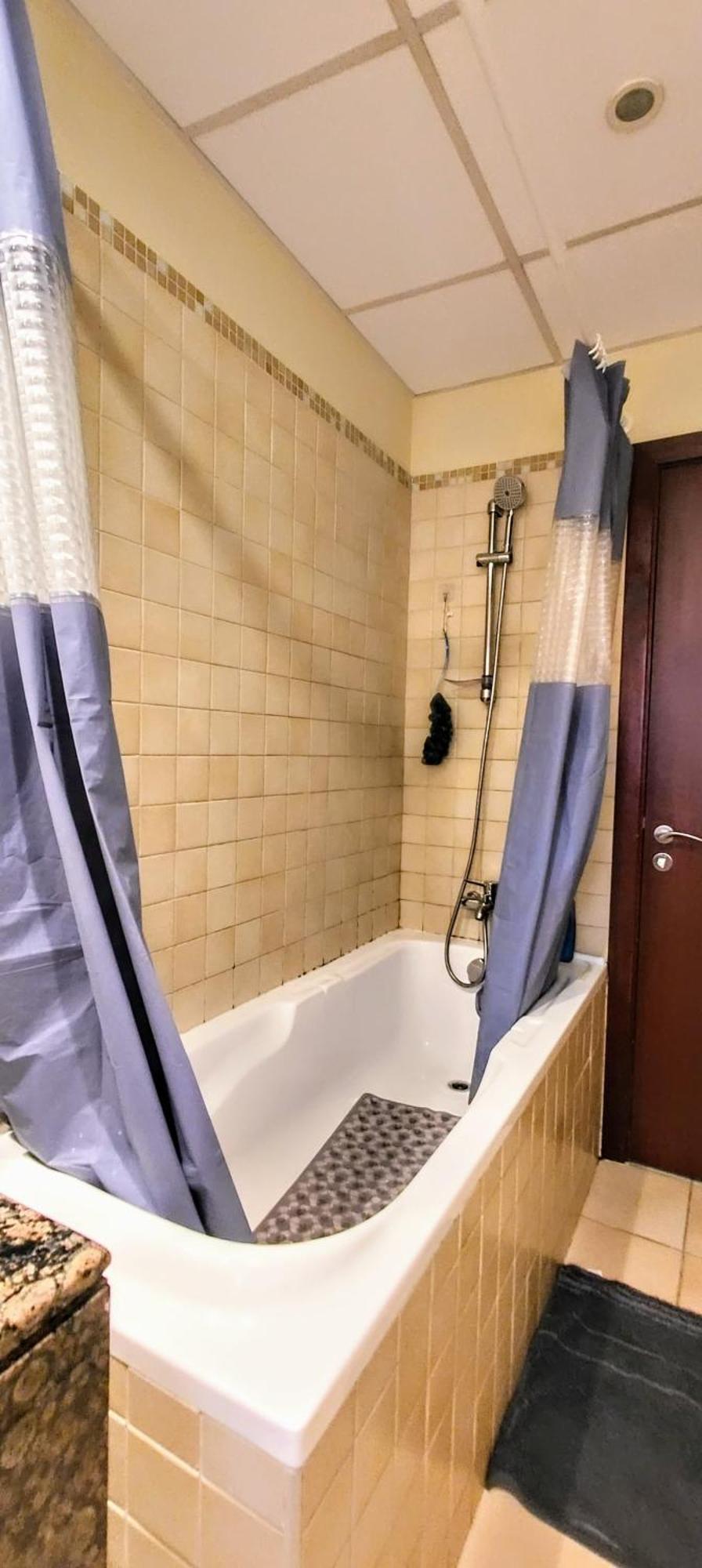 1 World Property, Jbr, Award Winning Hostel, Coliving, Near Metro Vandrarhem *