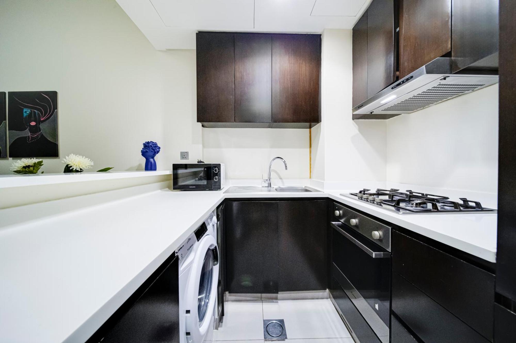 Apartamento Chic 1br Getaway- 4min Walk To Business Bay Metro & 10min To Burj Khalifa *