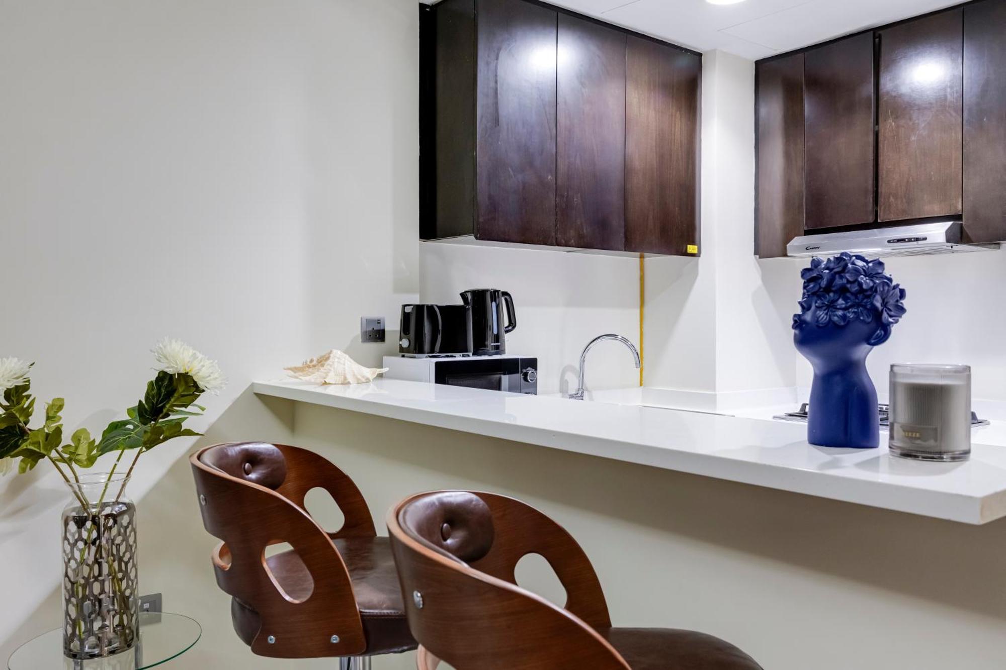 Chic 1br Getaway- 4min Walk To Business Bay Metro & 10min To Burj Khalifa Dubái