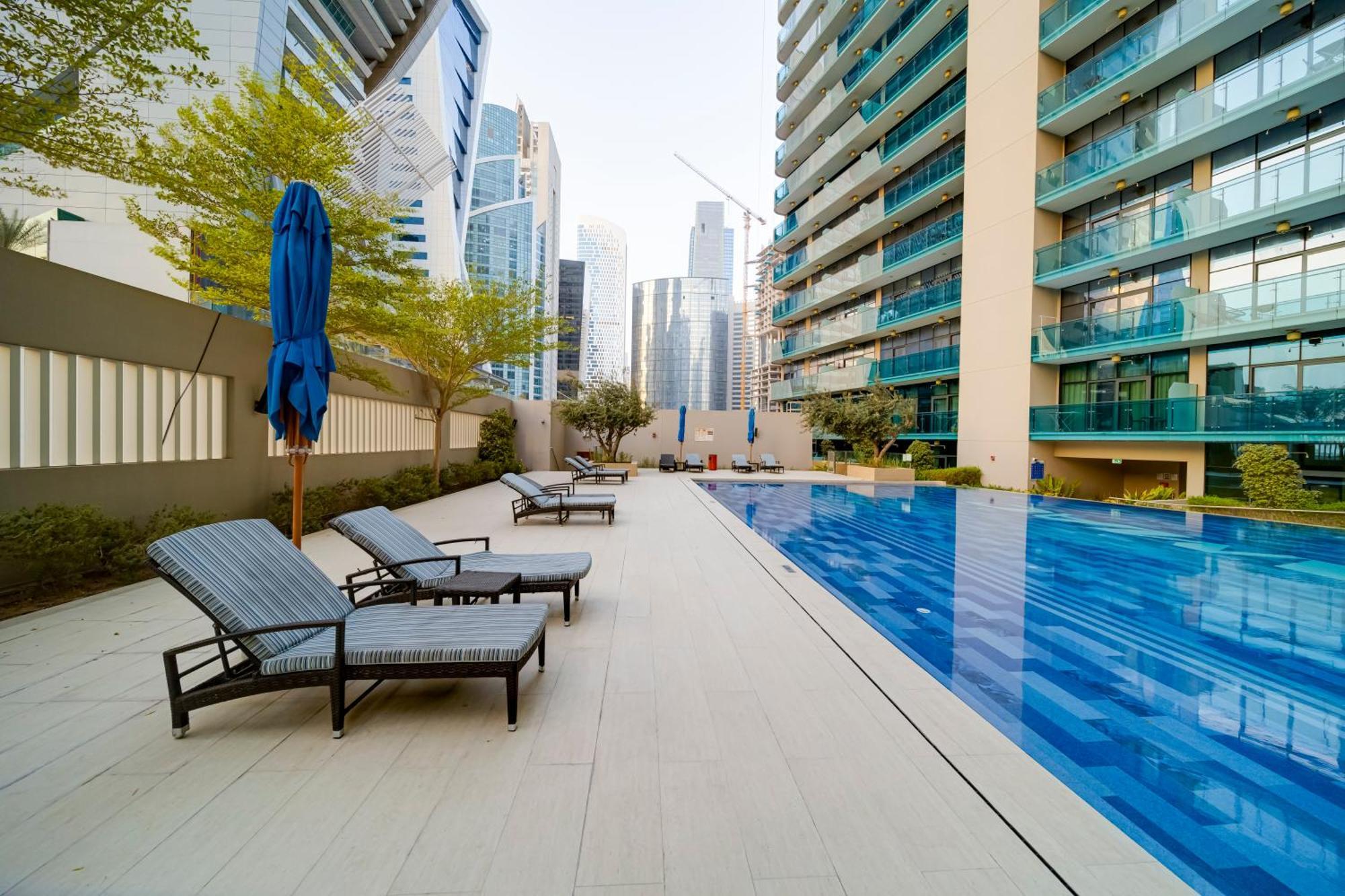Apartamento Chic 1br Getaway- 4min Walk To Business Bay Metro & 10min To Burj Khalifa Dubái