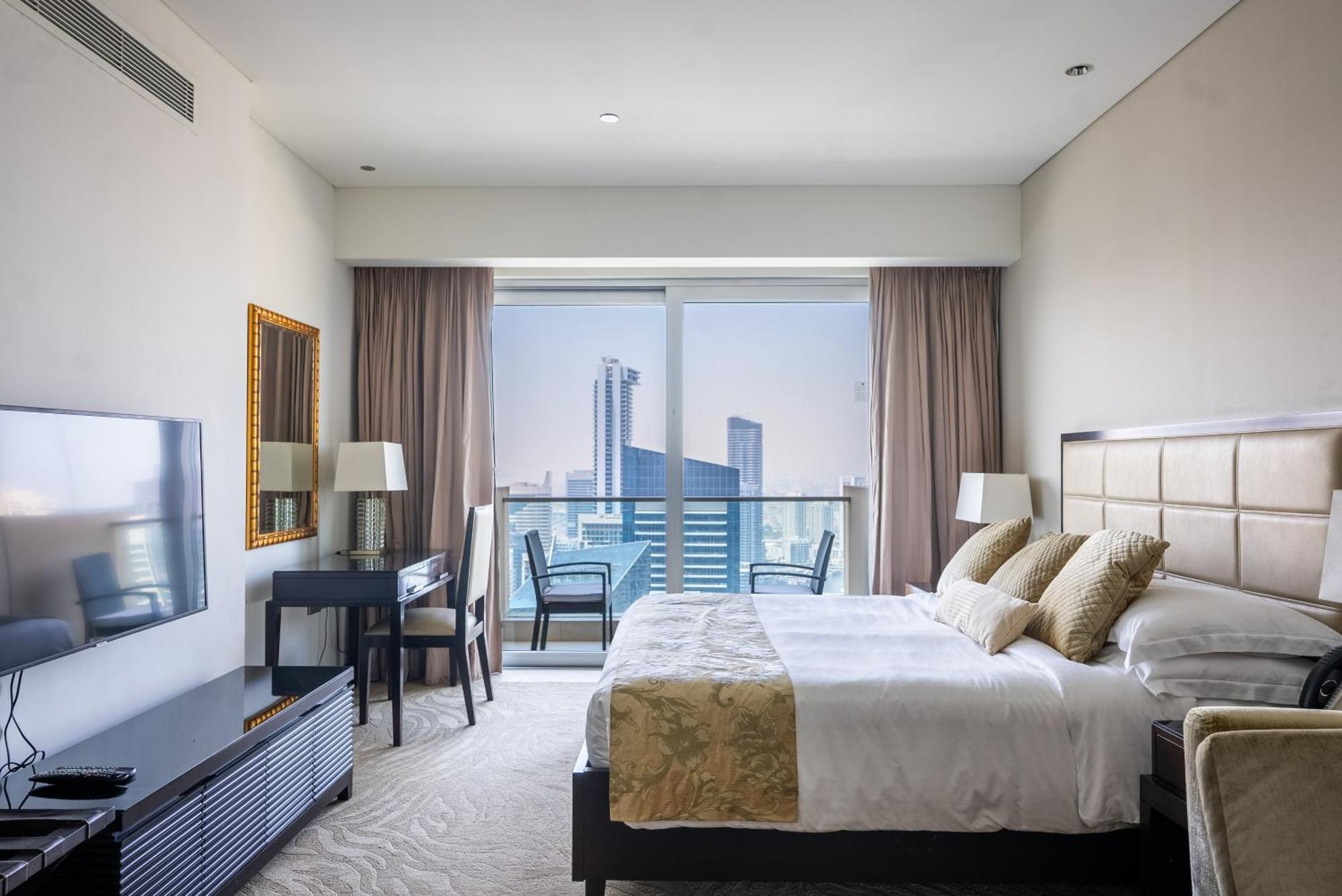 Emaar Address Studio In Marina With Mall Access And Five Star Amenities *