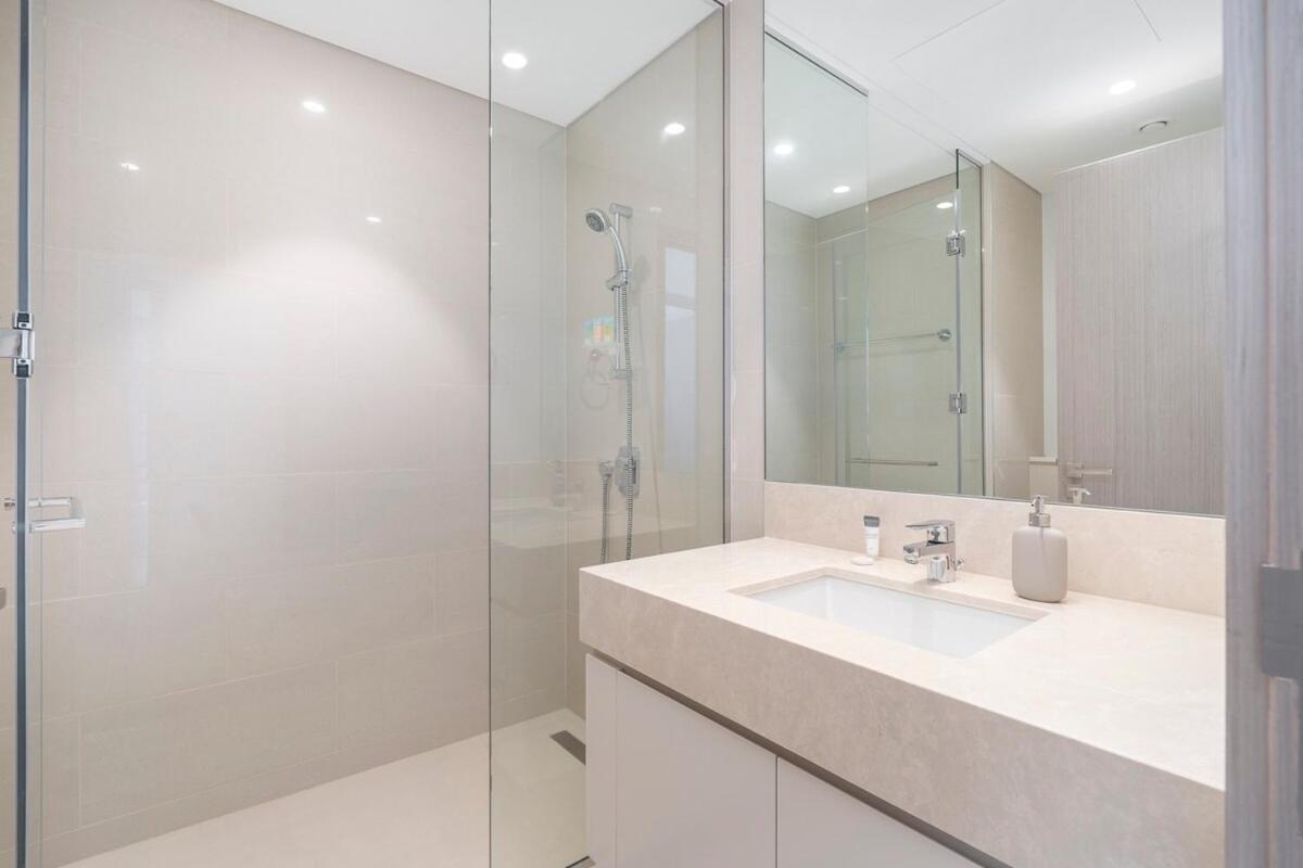 Gorgeous 2-bedroom In Downtown Dubai, Near Burj Khalifa! Apartamento