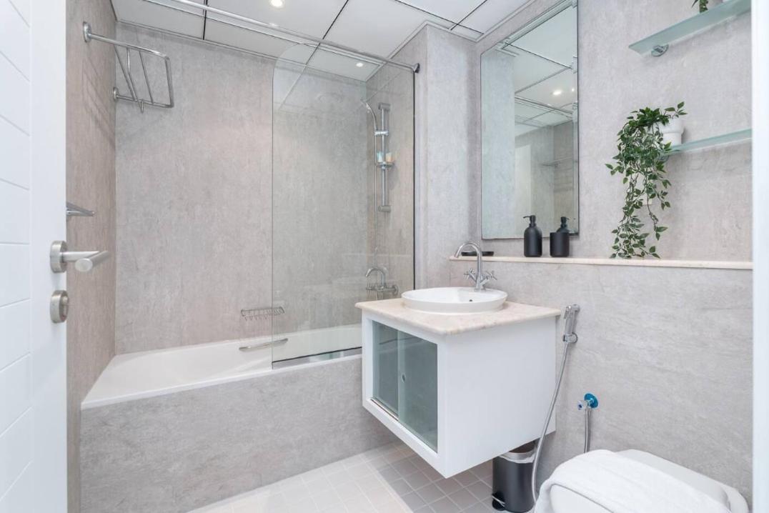 Mesmerizing 2br In Marina - Sleeps 6 Apartment *