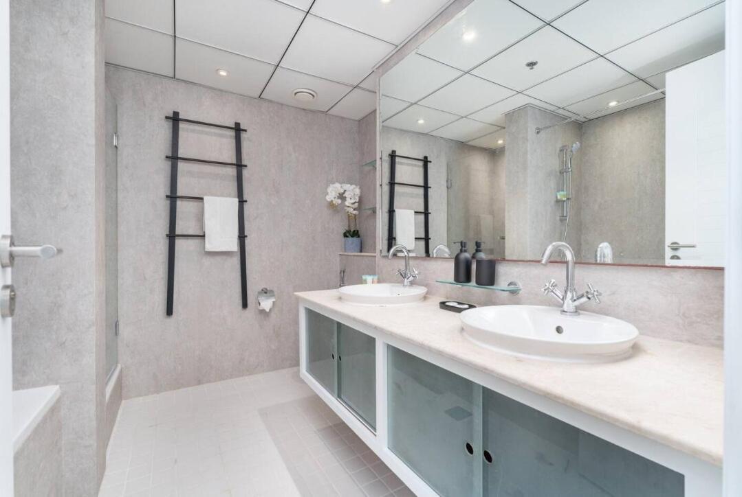 Mesmerizing 2br In Marina - Sleeps 6 *