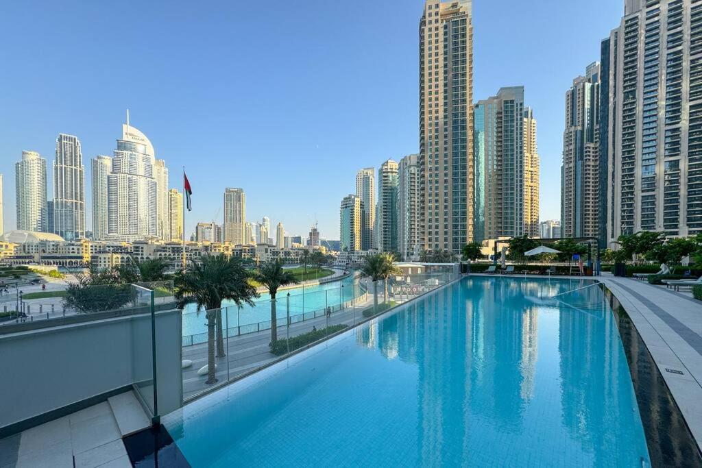 Elegant Retreat With Stunning Burj Khalifa Views Dubaï