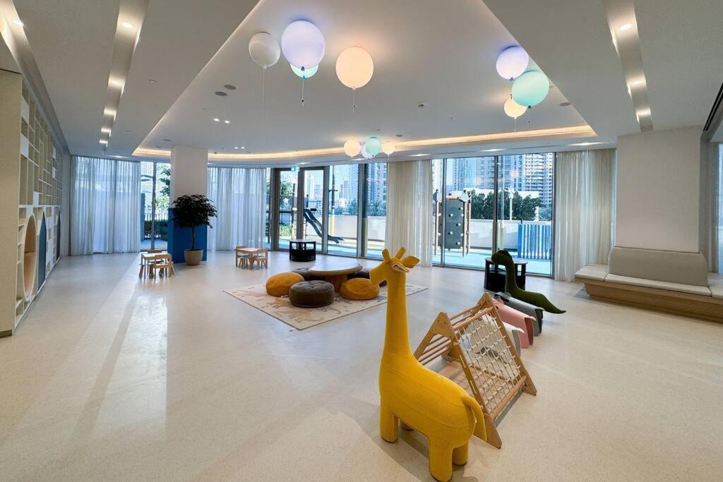Elegant Retreat With Stunning Burj Khalifa Views