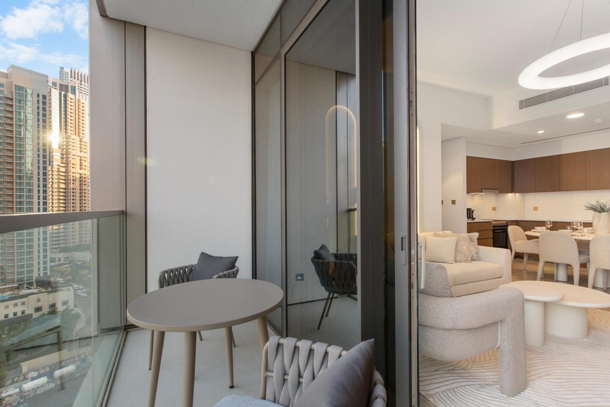 Elegant Retreat With Stunning Burj Khalifa Views Dubaï