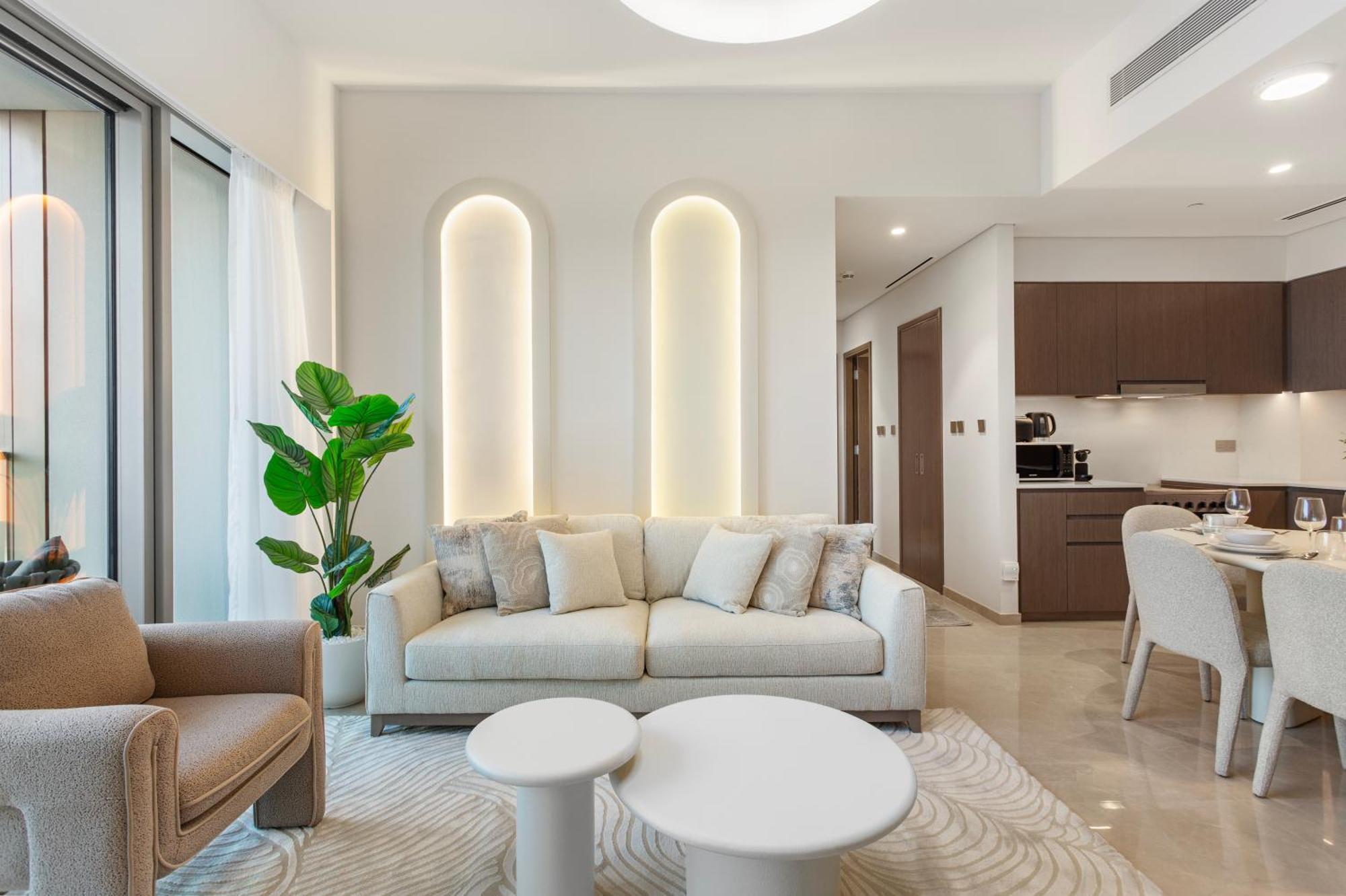 Elegant Retreat With Stunning Burj Khalifa Views