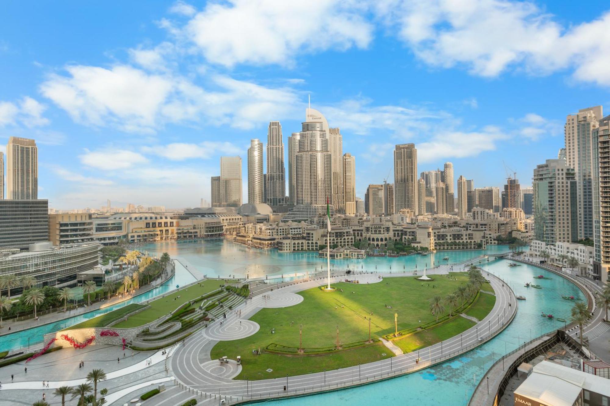 Elegant Retreat With Stunning Burj Khalifa Views Appartement Dubaï
