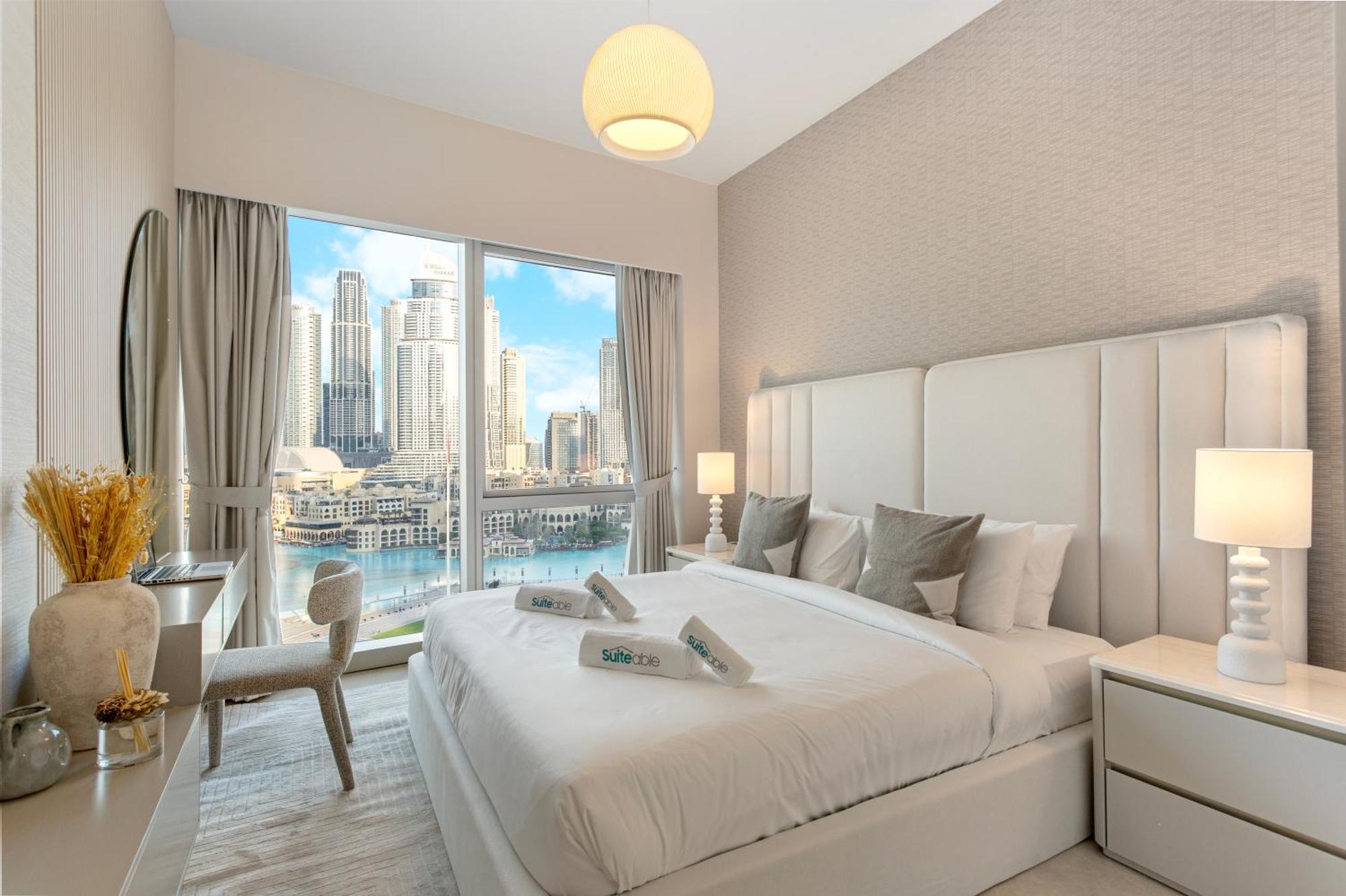 Elegant Retreat With Stunning Burj Khalifa Views Dubaï