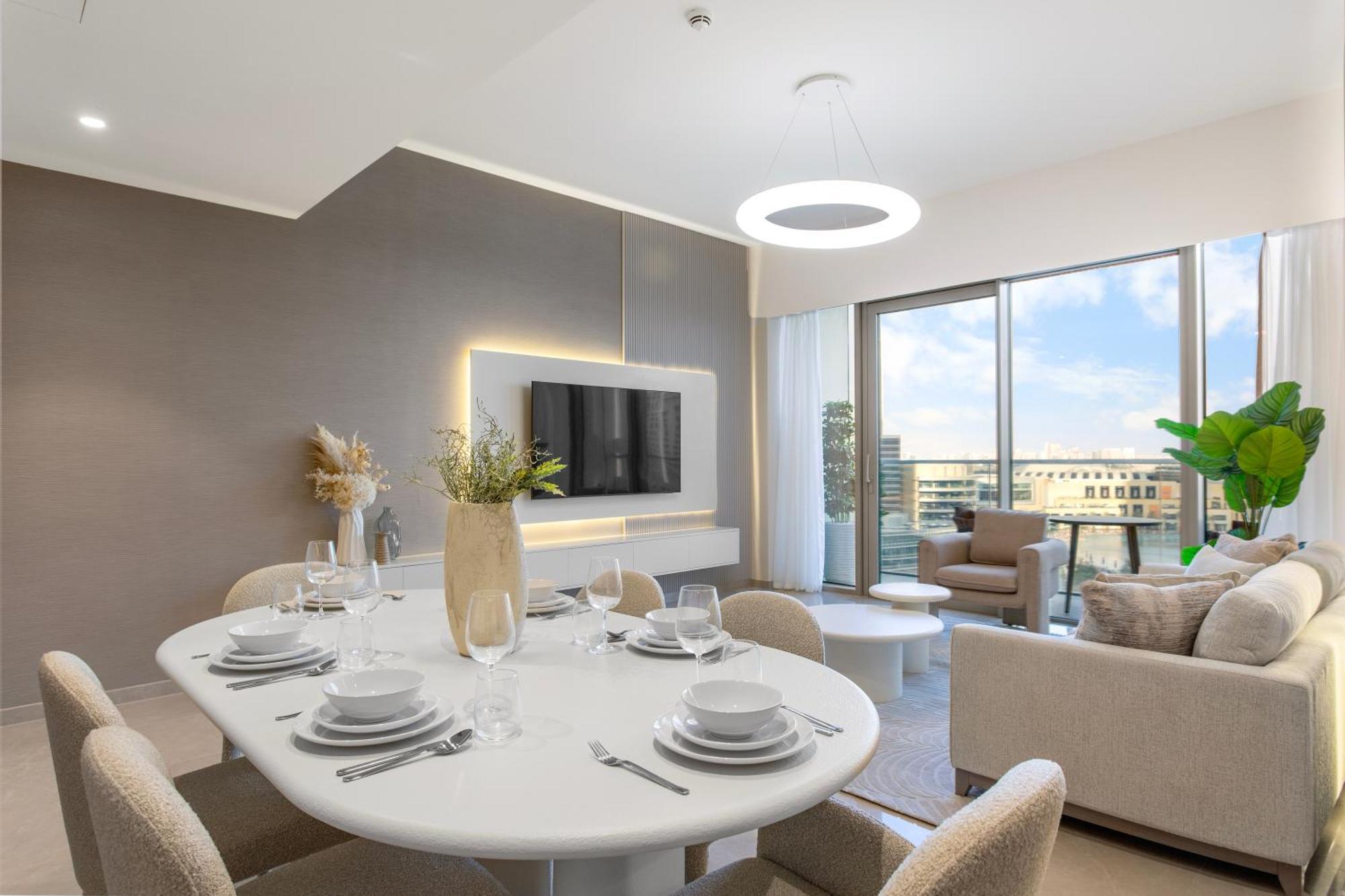 Elegant Retreat With Stunning Burj Khalifa Views Appartement