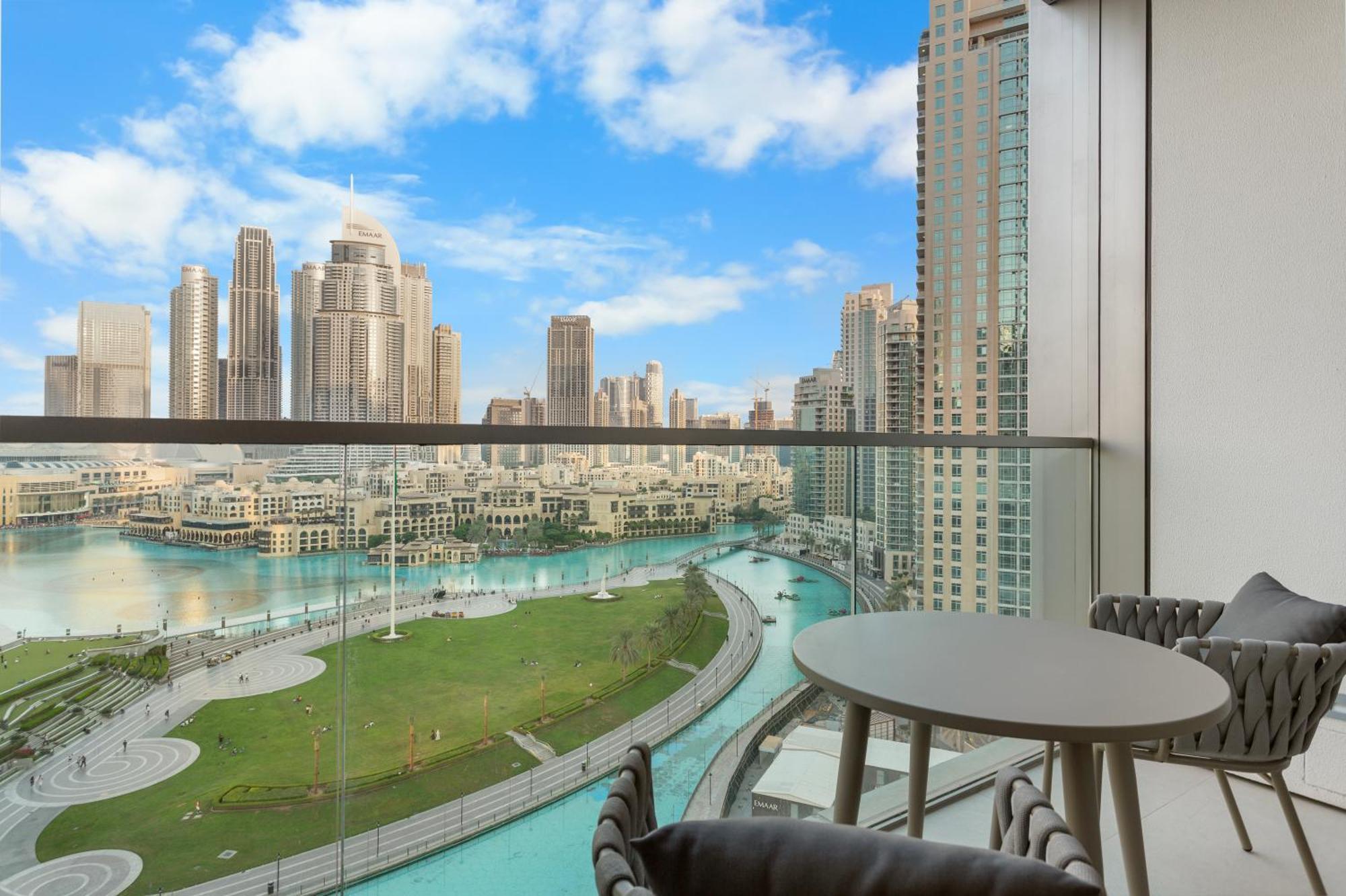 Elegant Retreat With Stunning Burj Khalifa Views Appartement Dubaï