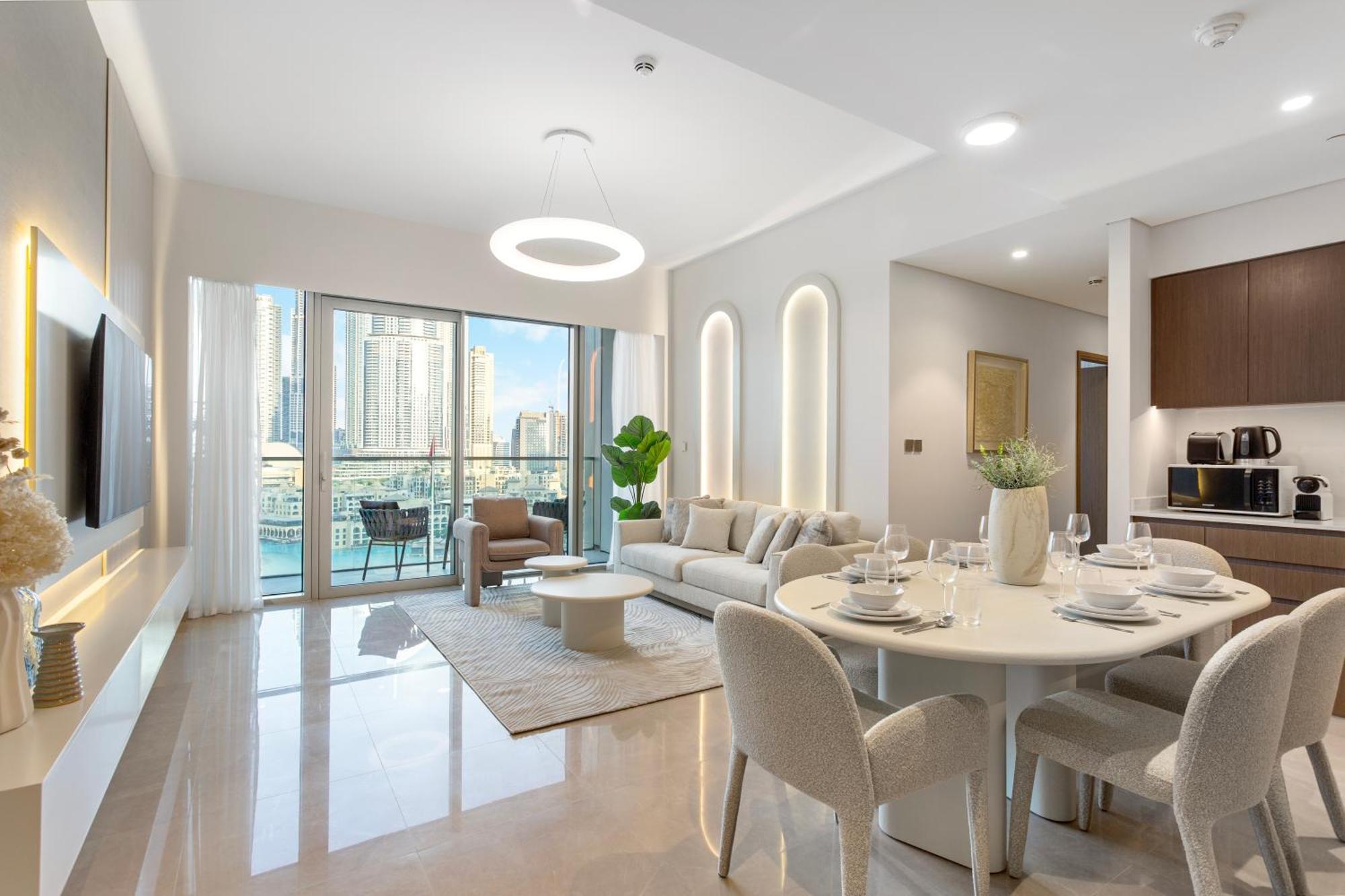 Elegant Retreat With Stunning Burj Khalifa Views *