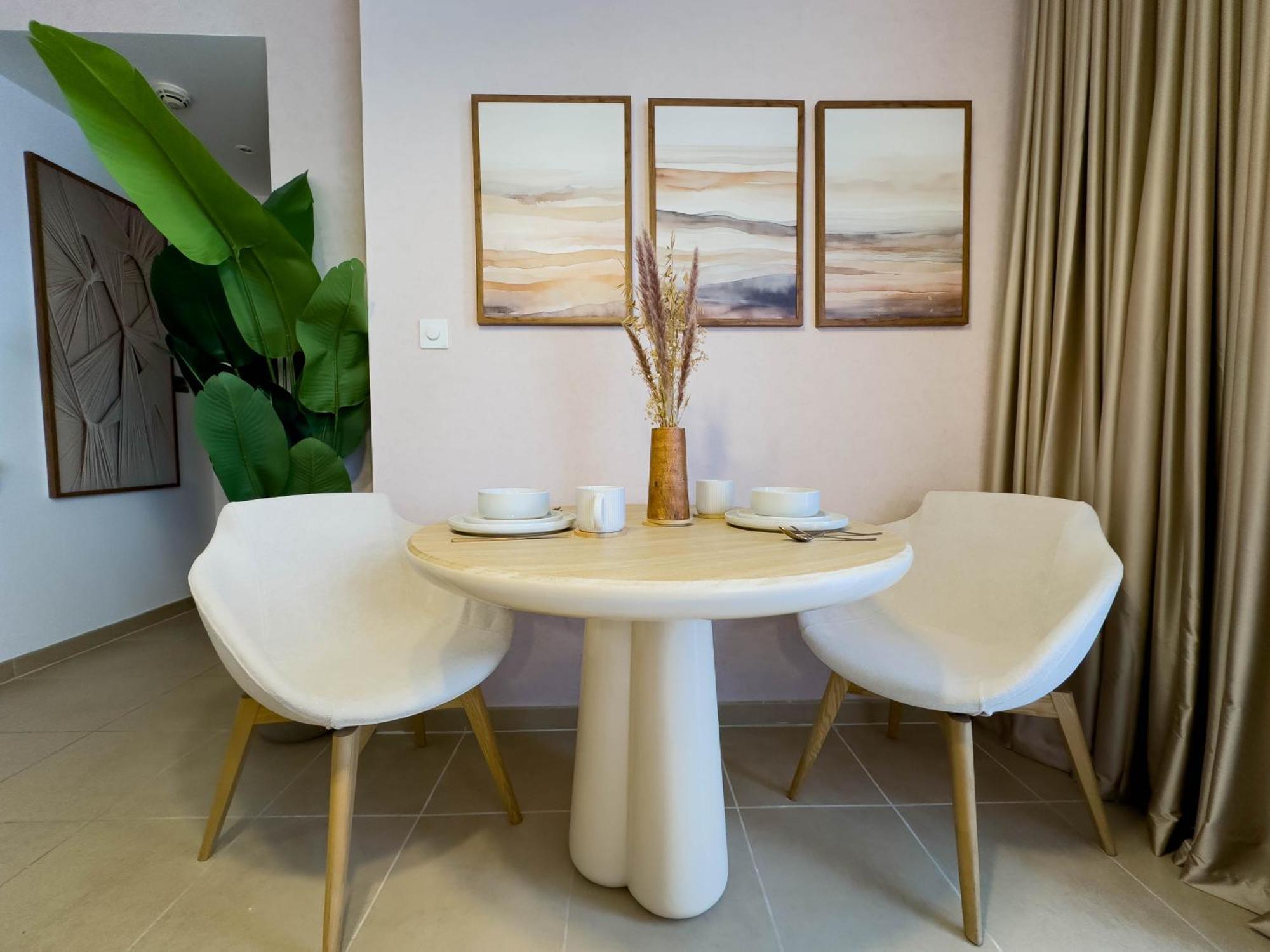Naseem - Elegant Coastal Retreat With Stunning Marina Views Appartement Dubaï