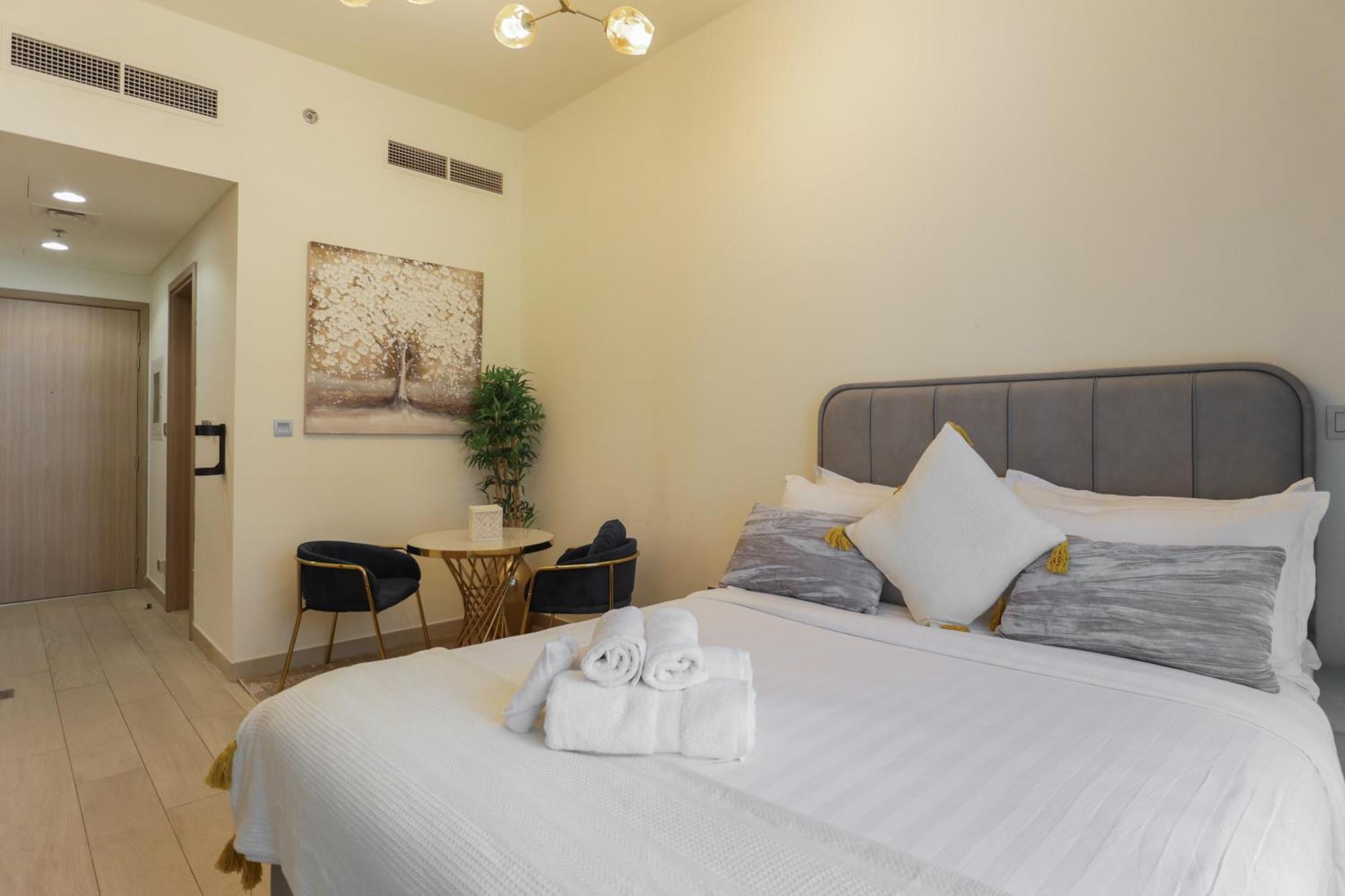 Royalton - Serene In The Heart Of Meydan District *