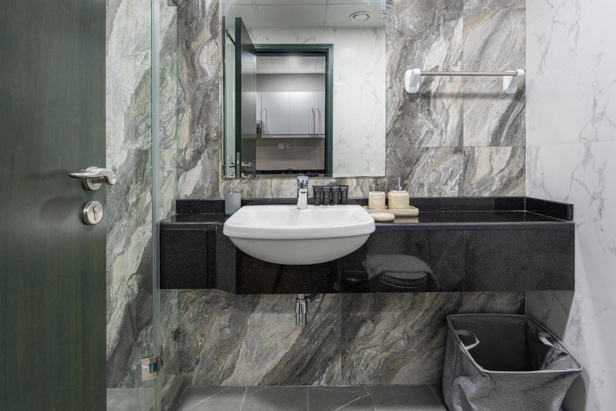 Featuring Alexa In Elite - Allsopp & Allsopp Appartement