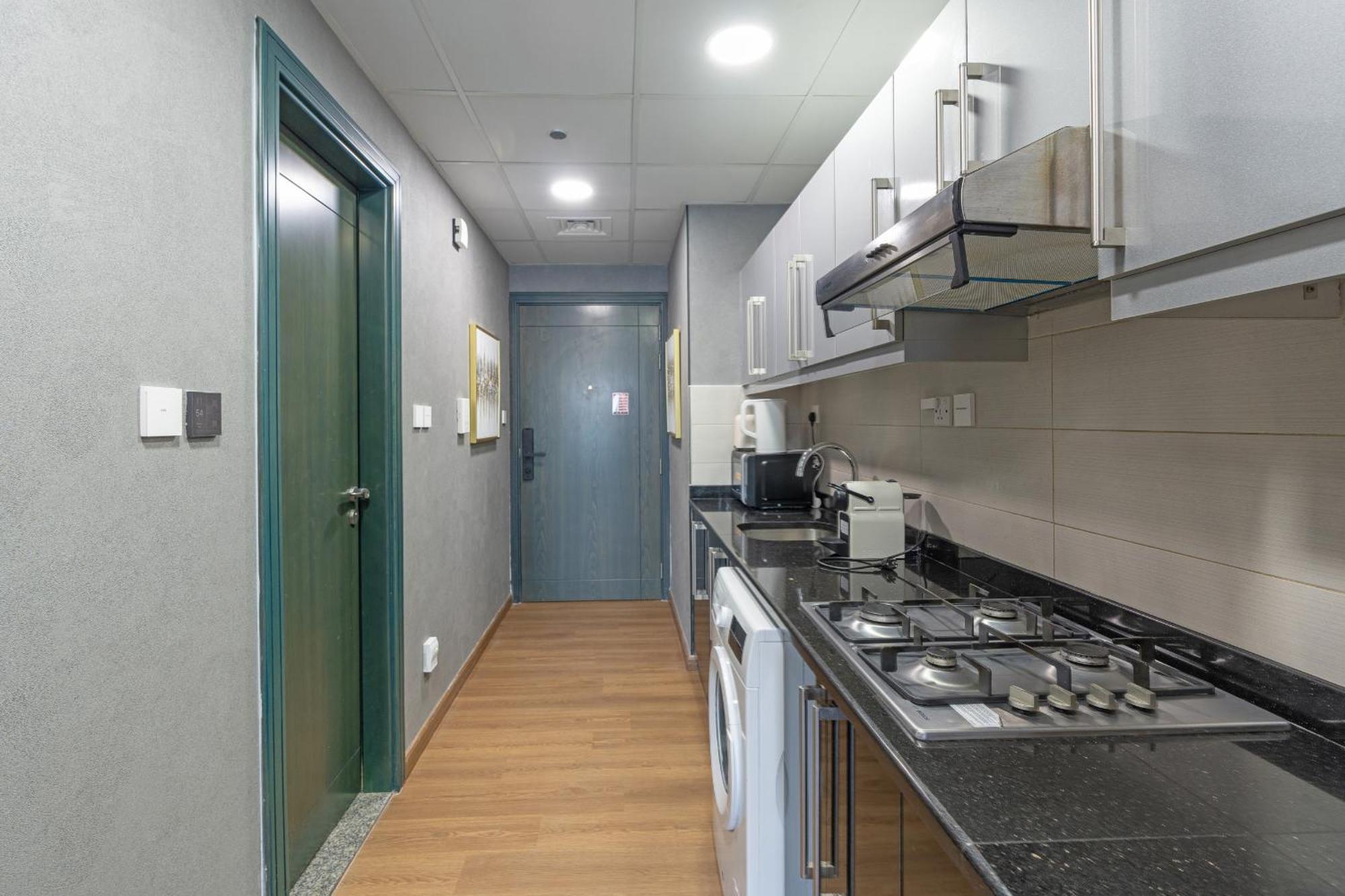 Appartement Featuring Alexa In Elite - Allsopp & Allsopp *