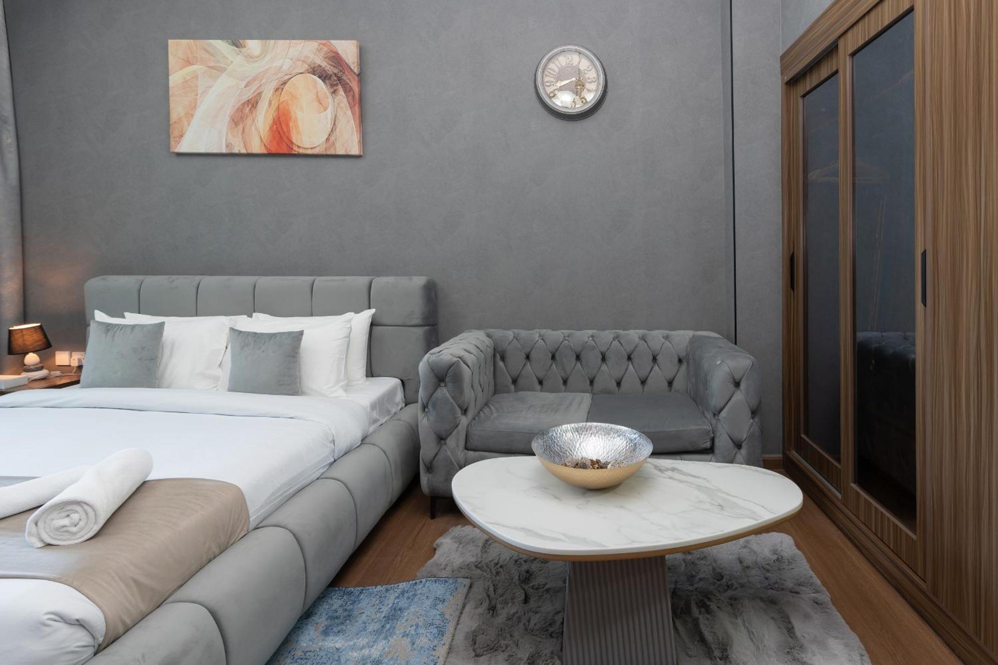 Featuring Alexa In Elite - Allsopp & Allsopp Appartement
