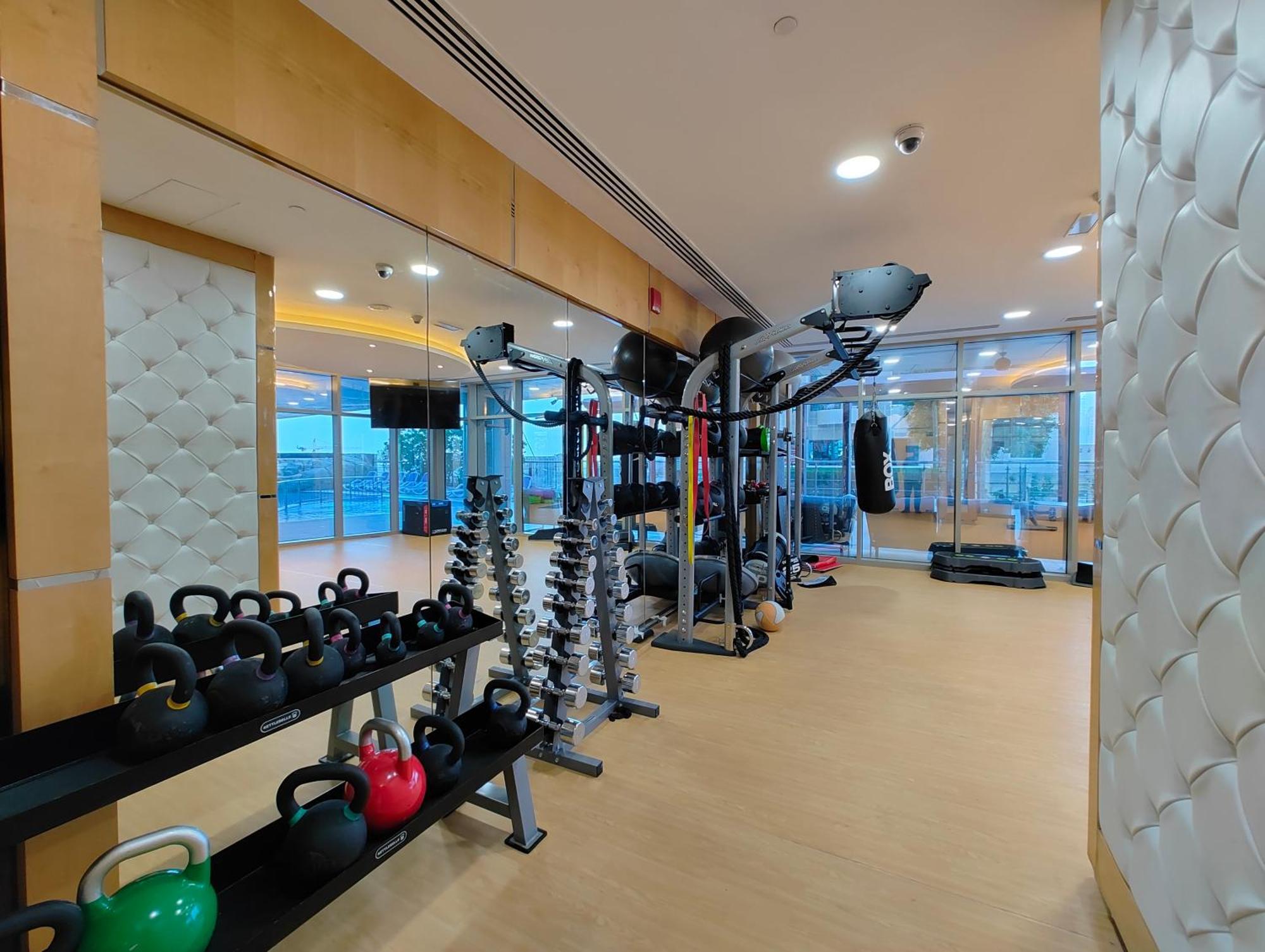 Ultimate Spacious 1br Sea View Great Location In Marina Apartment
