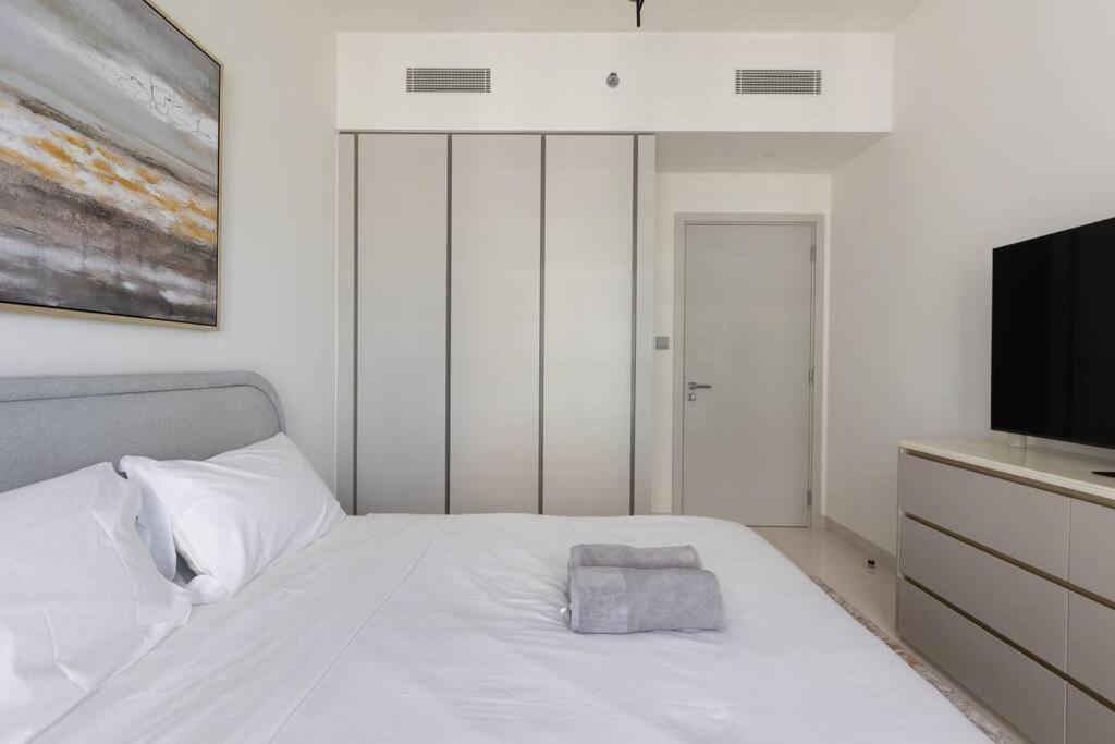 New 3bdr In Sunrise Bay With Own Appartement *
