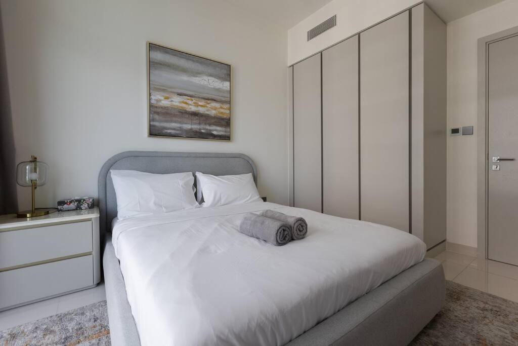 New 3bdr In Sunrise Bay With Own Appartement