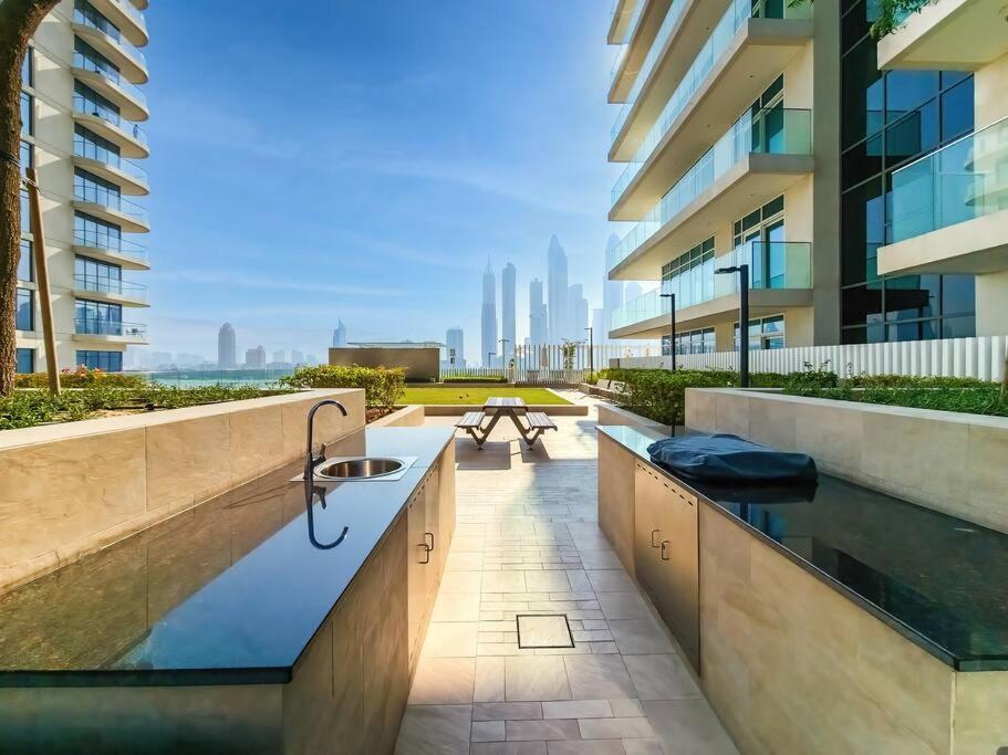 New 3bdr In Sunrise Bay With Own Appartement