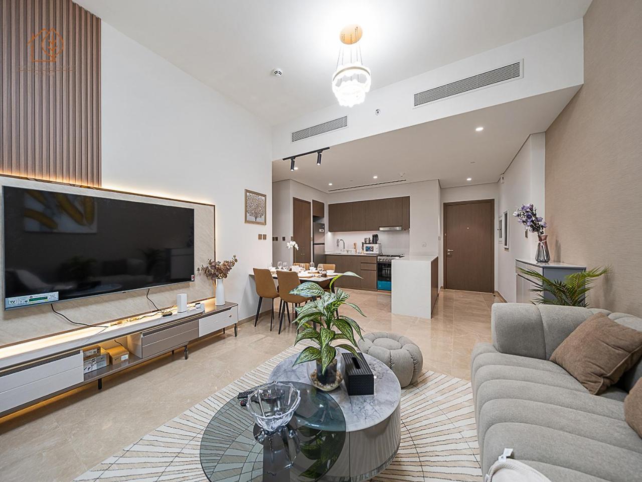 Luxury With Views Near Mall 196gr-1