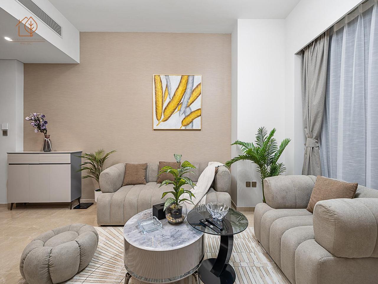 Luxury With Views Near Mall 196gr-1 *