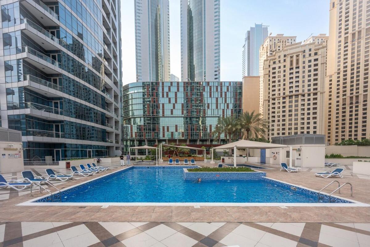 Stylish 1br Urban Living In Marina