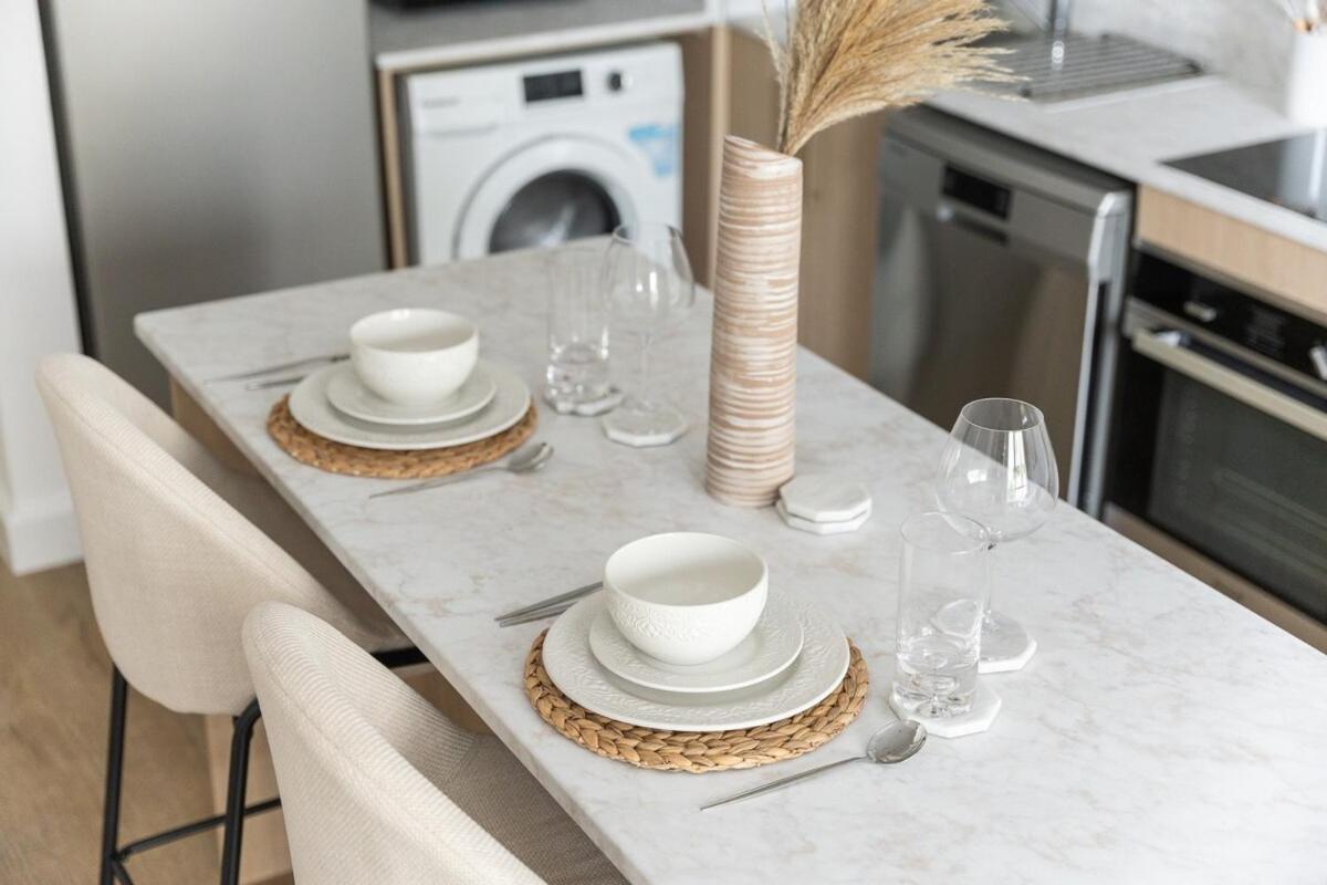 Stylish 1br Urban Living In Marina *