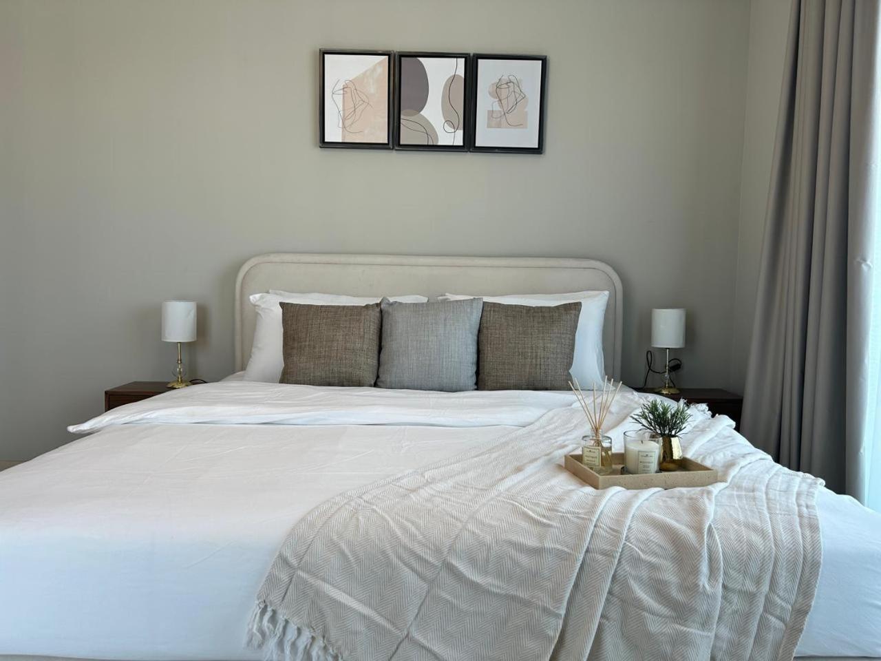 Apartamento 1br In Mayfair Tower Business Bay! Burj Views, Close To Mall Dubái