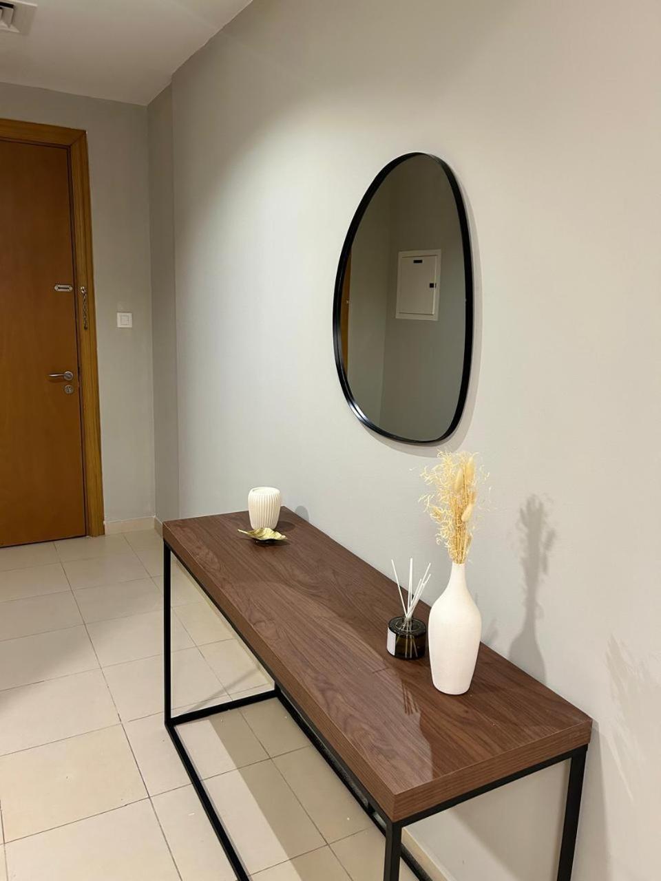 Apartamento 1br In Mayfair Tower Business Bay! Burj Views, Close To Mall Dubái