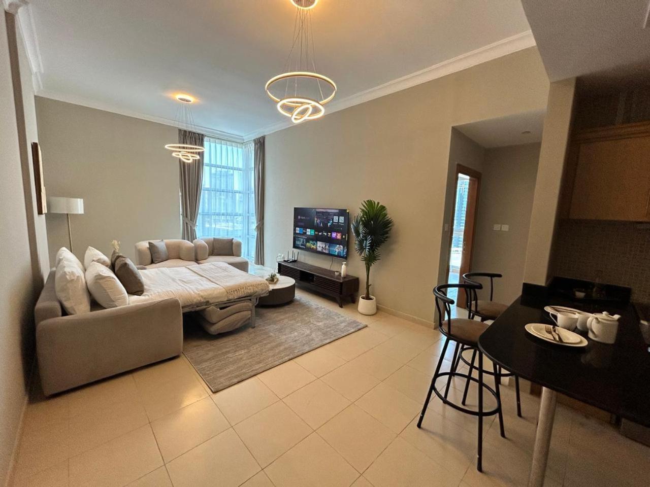 1br In Mayfair Tower Business Bay! Burj Views, Close To Mall Apartamento Dubái