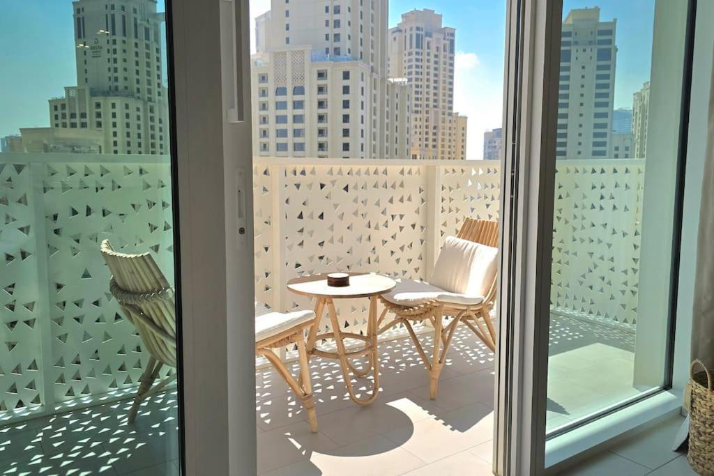 Private 1br Biophilic Retreat With Access & Infinity Pool Appartement Dubaï