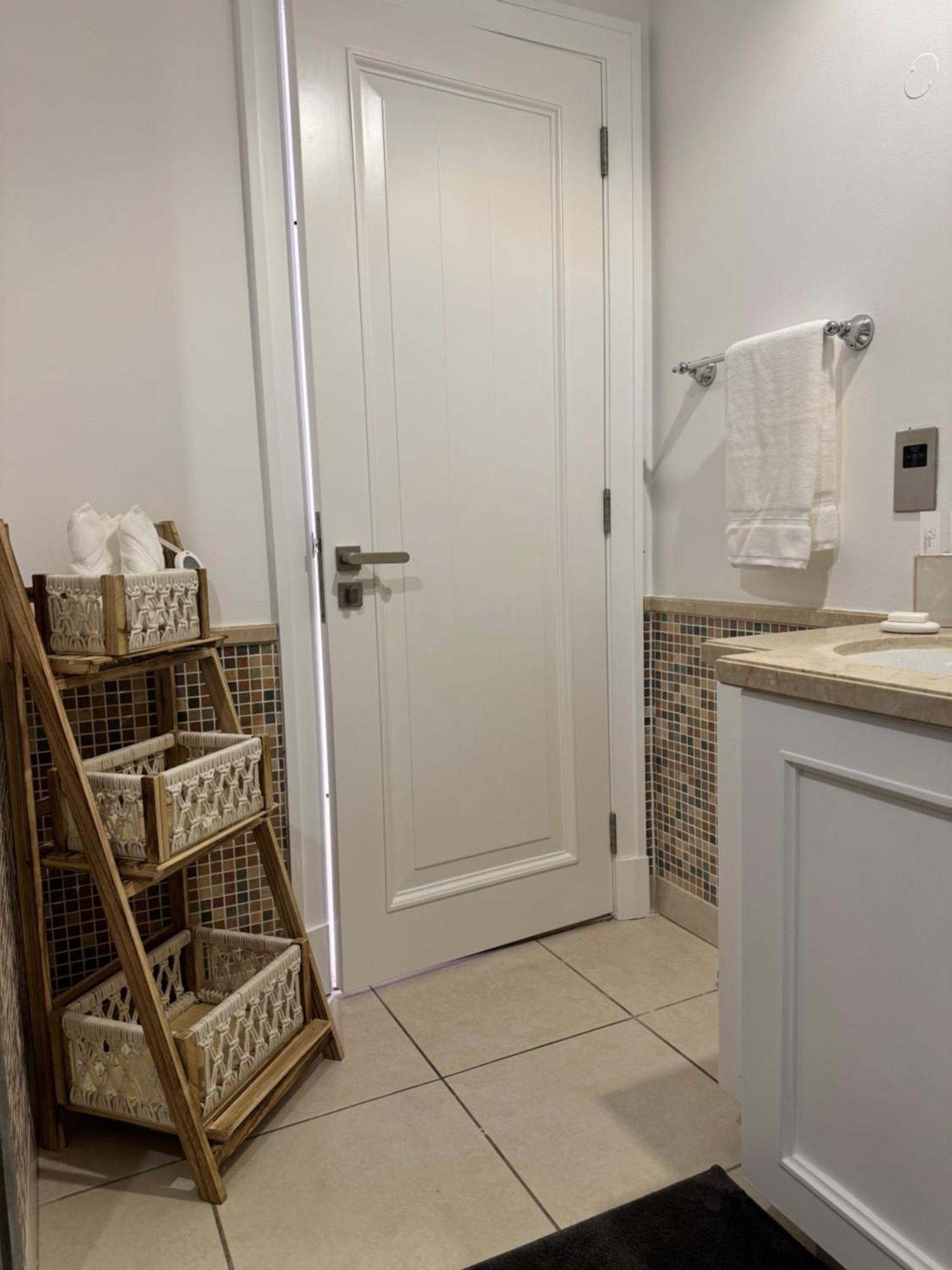 Luxurious 1br Aprt Burj Khalifa Area Apartamento Dubái
