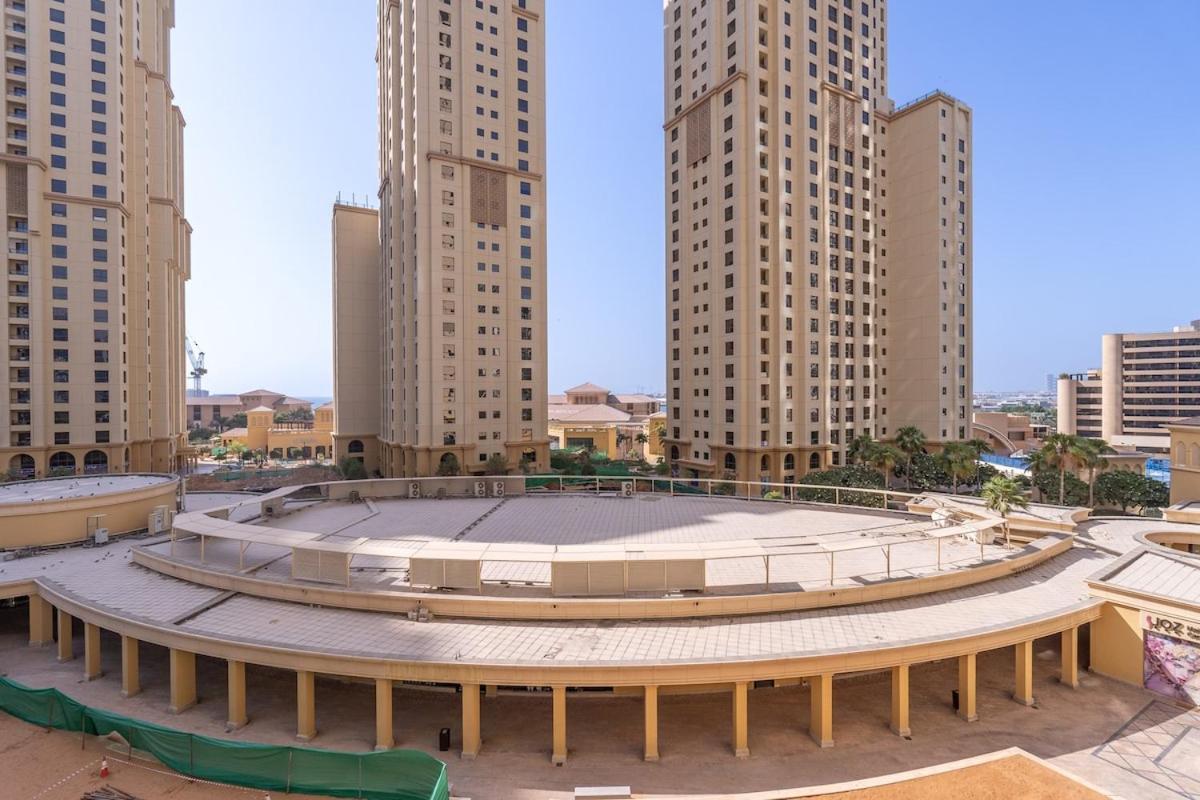 Spacious 4 Bedroom In Jbr *