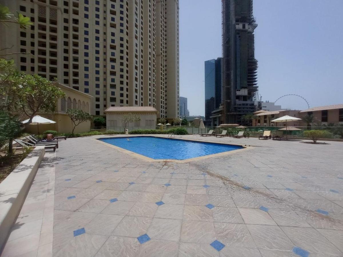 Spacious 4 Bedroom In Jbr *