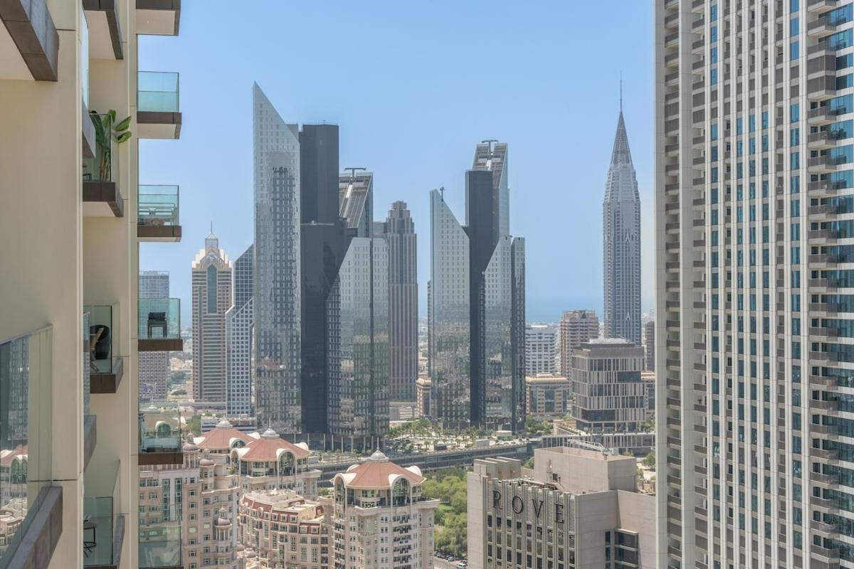 Bright & Beautiful 2-bedroom In Downtown * Dubaï