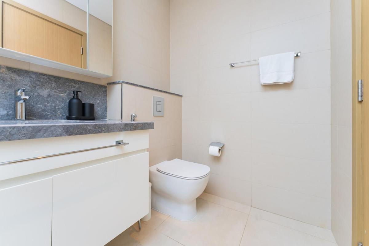 Bright & Beautiful 2-bedroom In Downtown Dubaï