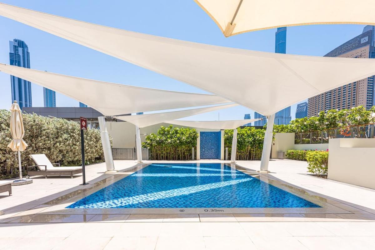 Bright & Beautiful 2-bedroom In Downtown *