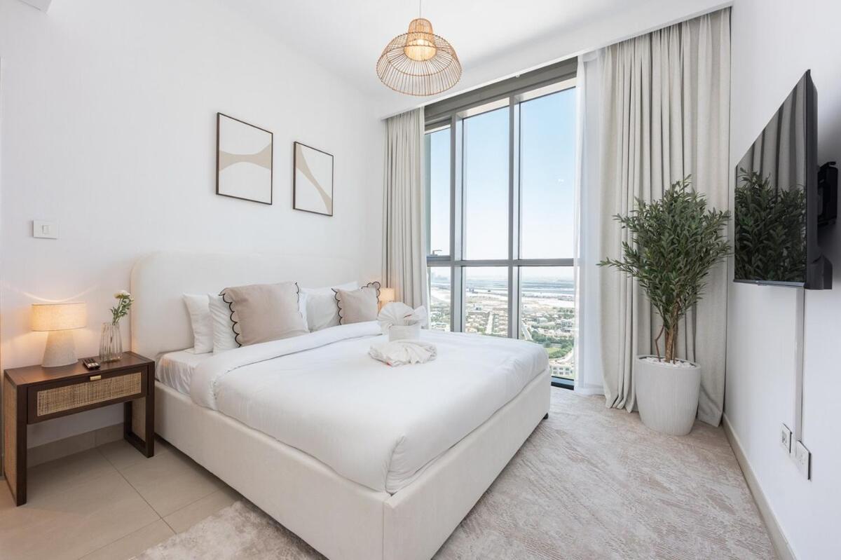 Bright & Beautiful 2-bedroom In Downtown * Dubaï